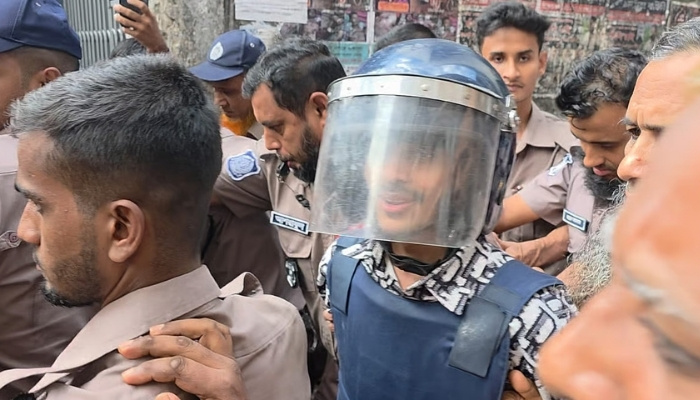 যৌতুক দাবিতে স্ত্রীকে মারধরের মামলায় কারাগারে প্রিন্স মামুন